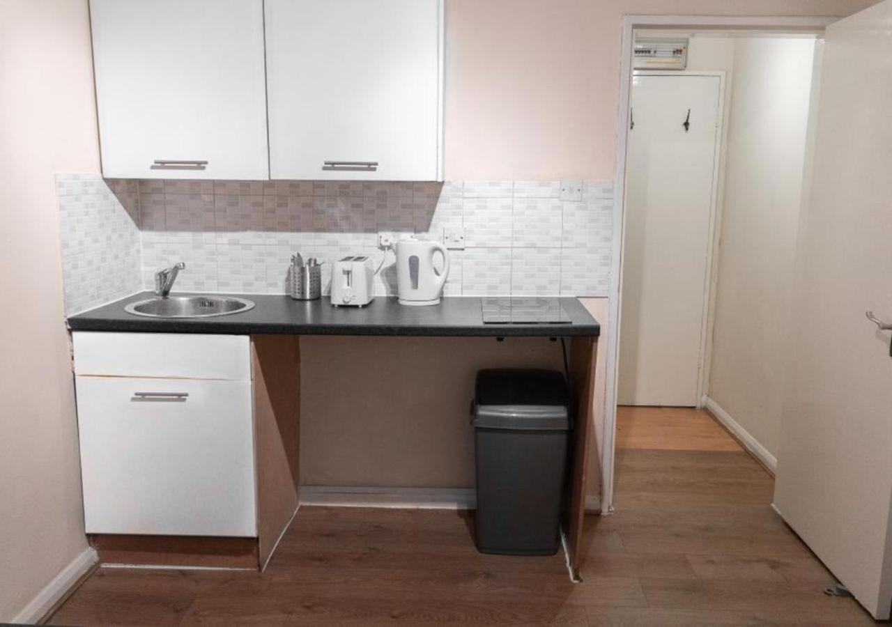 Comfy Apartment In Central Лондон Екстериор снимка